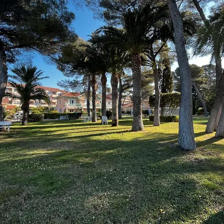 Rdc 4 Places, Piscine, Plage A 1minute Apartament