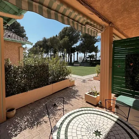 Apartment Rdc 4 Places, Piscine, Plage A 1minute