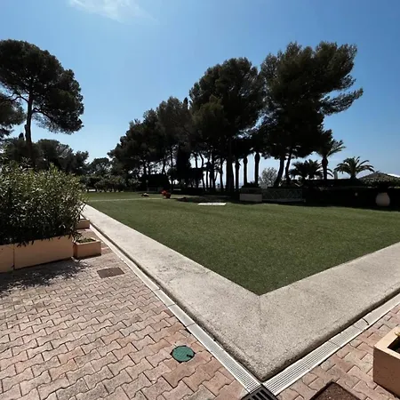 Apartment Rdc 4 Places, Piscine, Plage A 1minute *