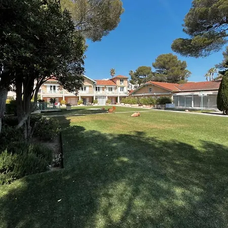 Rdc 4 Places, Piscine, Plage A 1minute Apartment Saint-Raphael (Var)